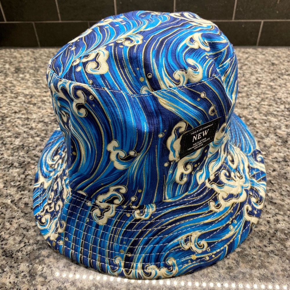 Bucked Hat OS